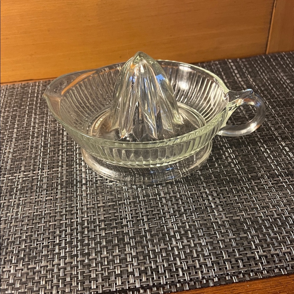 Anchor Hocking Clear Glass Citrus Juicer